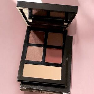 BOBBY BROWN The Essential Multicolor Eyeshadow Palette